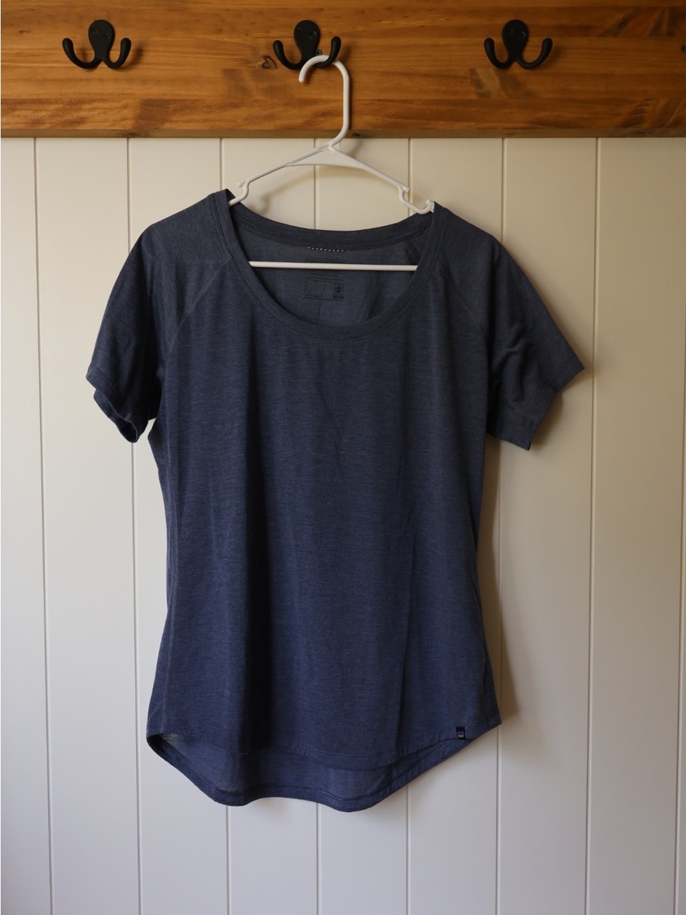 Patagonia Capilene Cool Trail Tee Women’s Short Sleeve Scoop Neck Top - Navy L